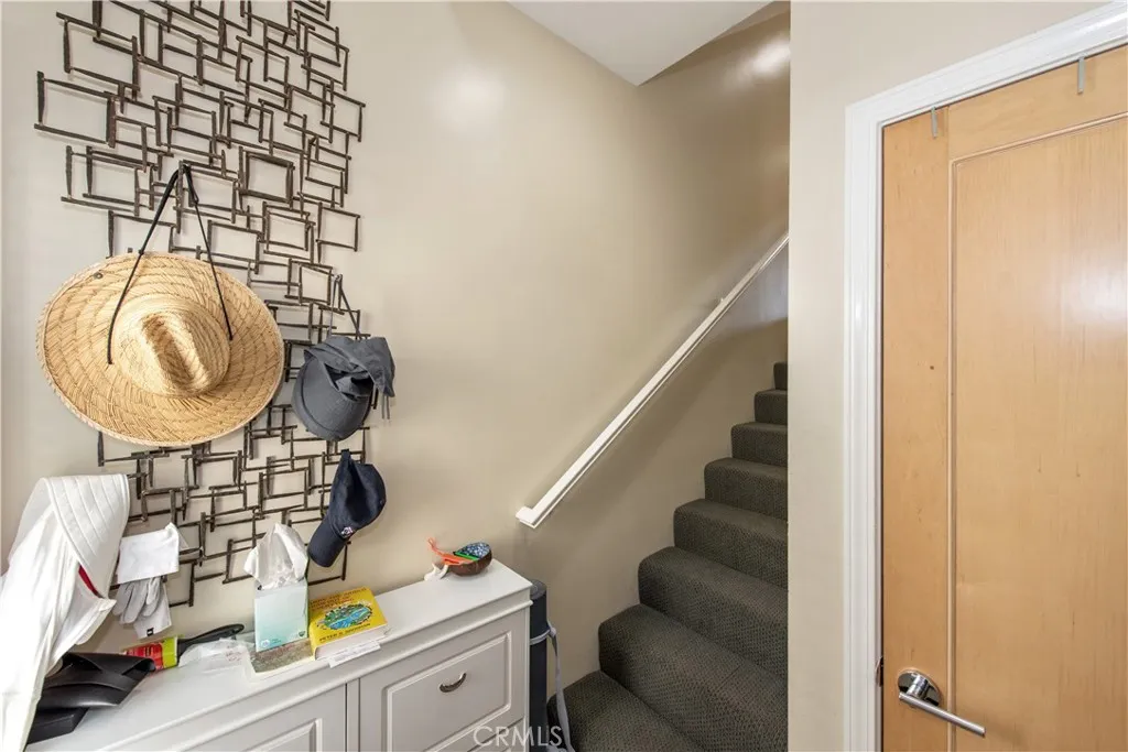 80 N Raymond Avenue 202, Pasadena, California 91103 home-pic-3